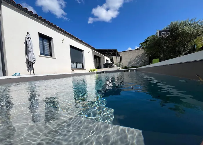 Villa Spacieuse Avec Piscine